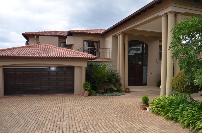 4 Bedroom Property for Sale in Hartenbos Heuwels Western Cape